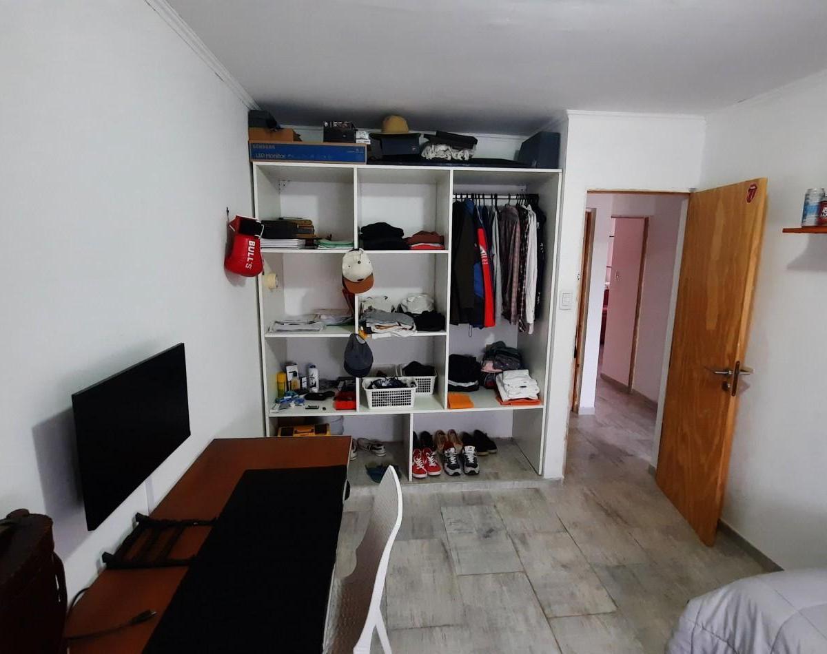 Duplex de 4 Dorm. y Cochera en Roca 237 3