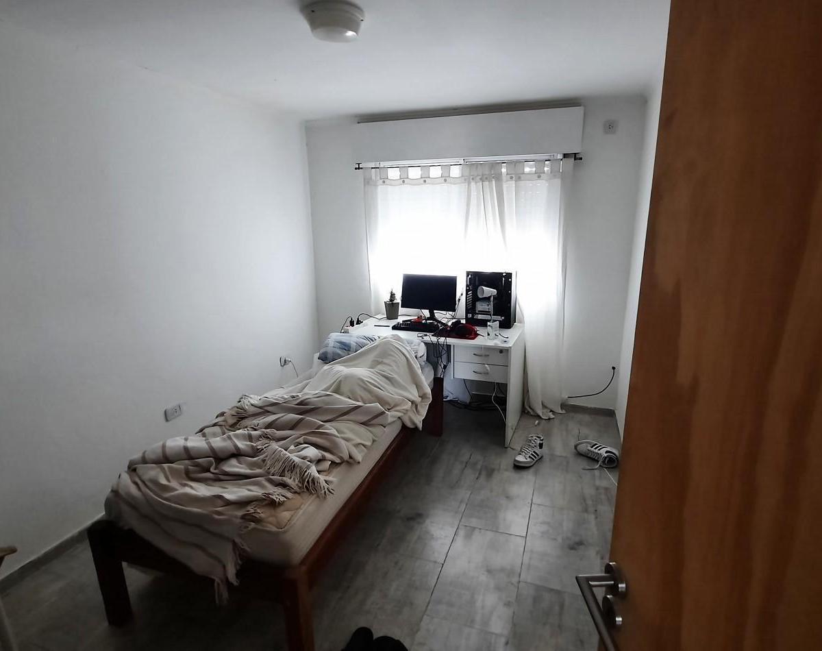 Duplex de 4 Dorm. y Cochera en Roca 237 5