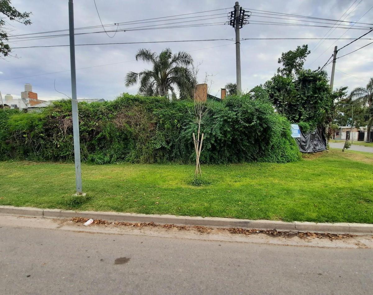 Gran Lote en Lavalle y Av de Los Constituyentes 2