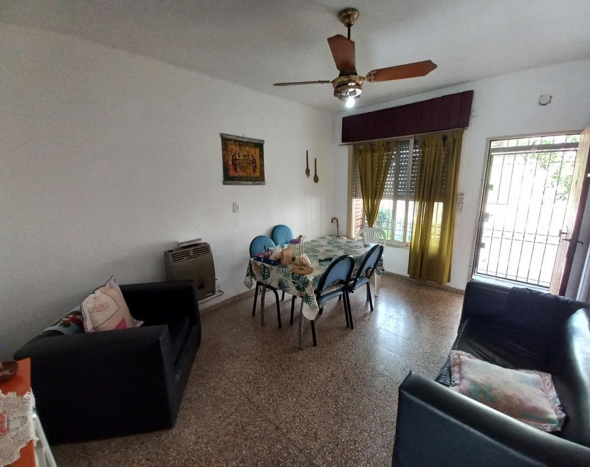 Casa de 2 Dorm. en Chacabuco Al 600 2