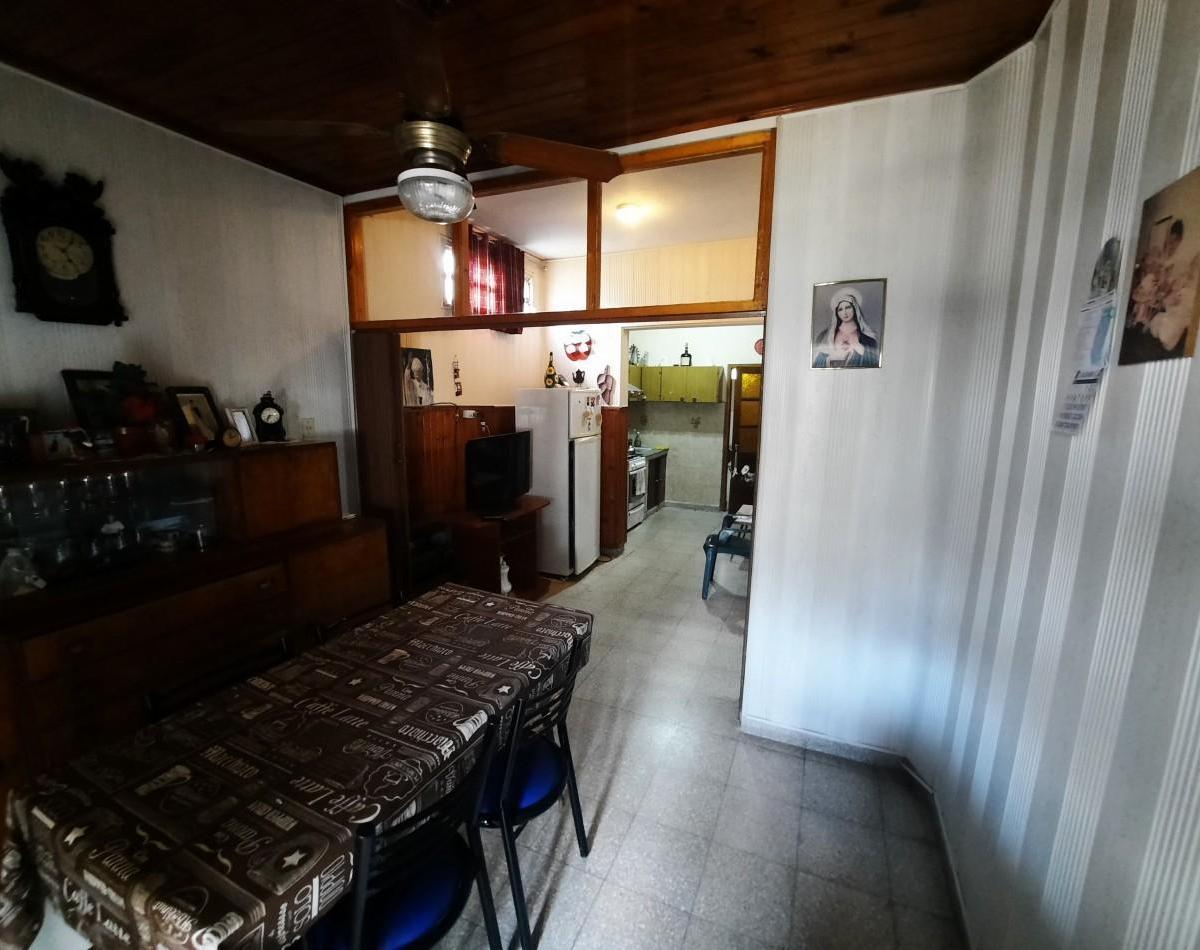 Casa de 2 Dorm. en Bustamante 161 1