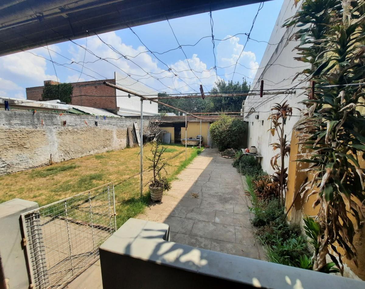 Casa de 2 Dorm. en Bustamante 161 3