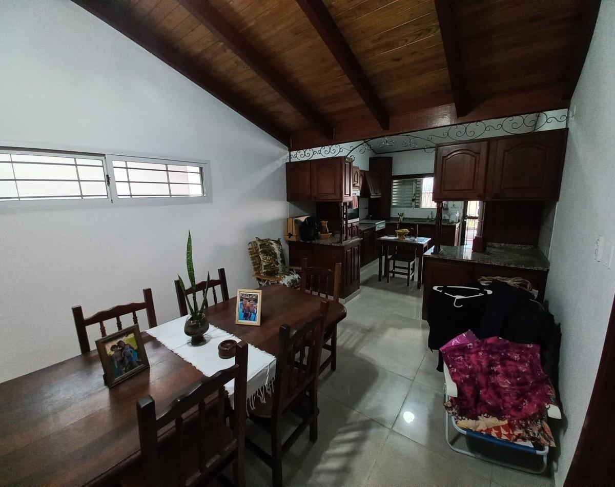 Dos Casas y Pileta en Gran Lote en Echeverria Al 400 4