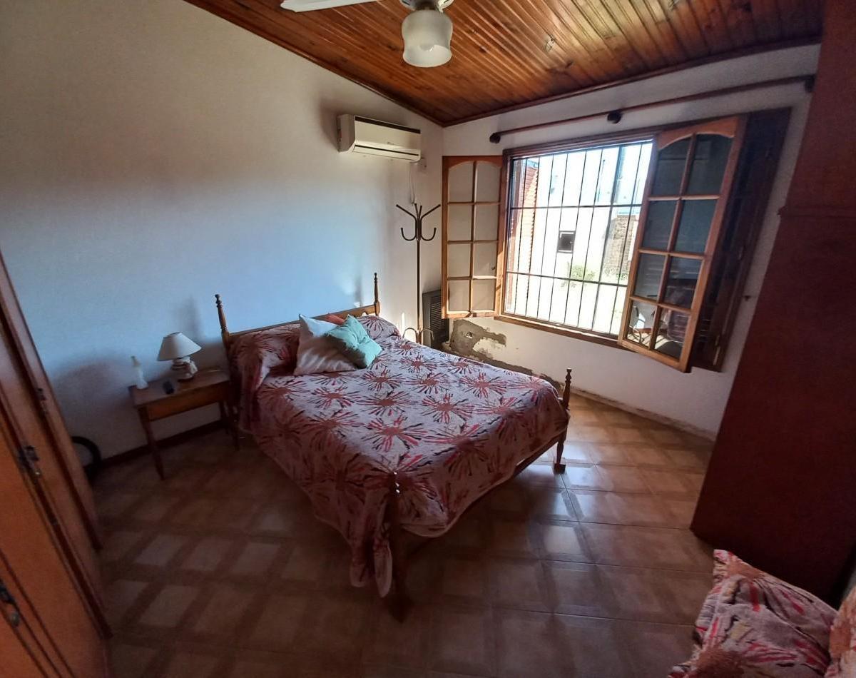 Dos Casas y Pileta en Gran Lote en Echeverria Al 400 3