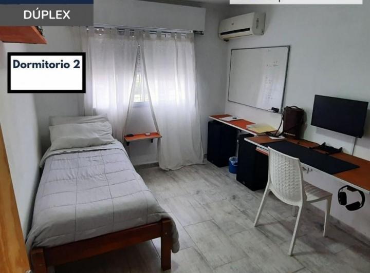 Duplex de 4 dormitorios y cochera en Roca 237 5