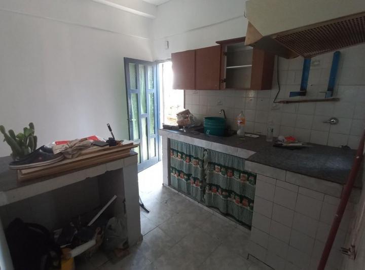 Casa de dos dormitorios ubicada en Bolivar 2143, Barrio Golf. 2