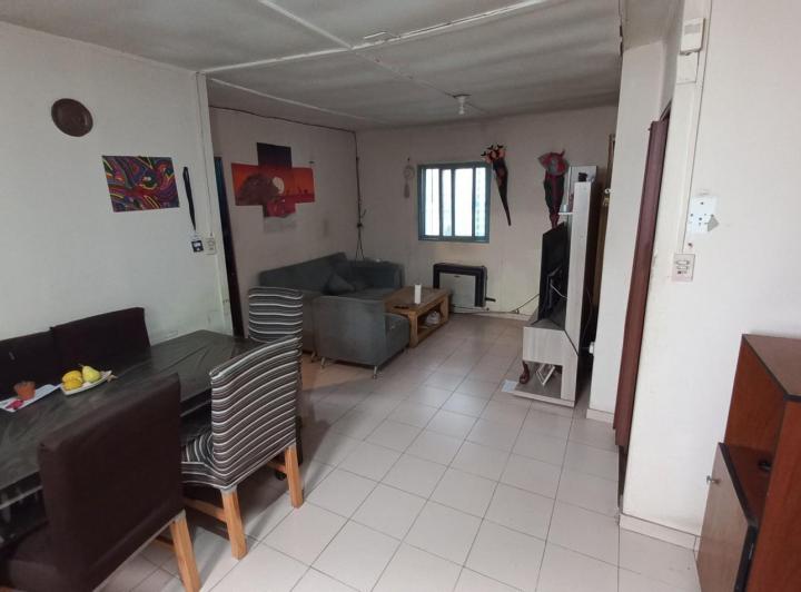 Casa de 3 dormitorios ubicada sobre calle Alvear 3