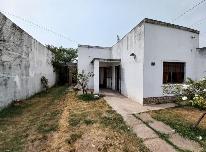 Casa de 2 dormitorios en Necochea 732 1
