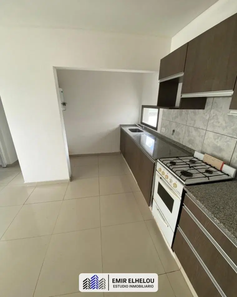 Departamento de un dormitorio con cochera en Juan B Justo 668 3