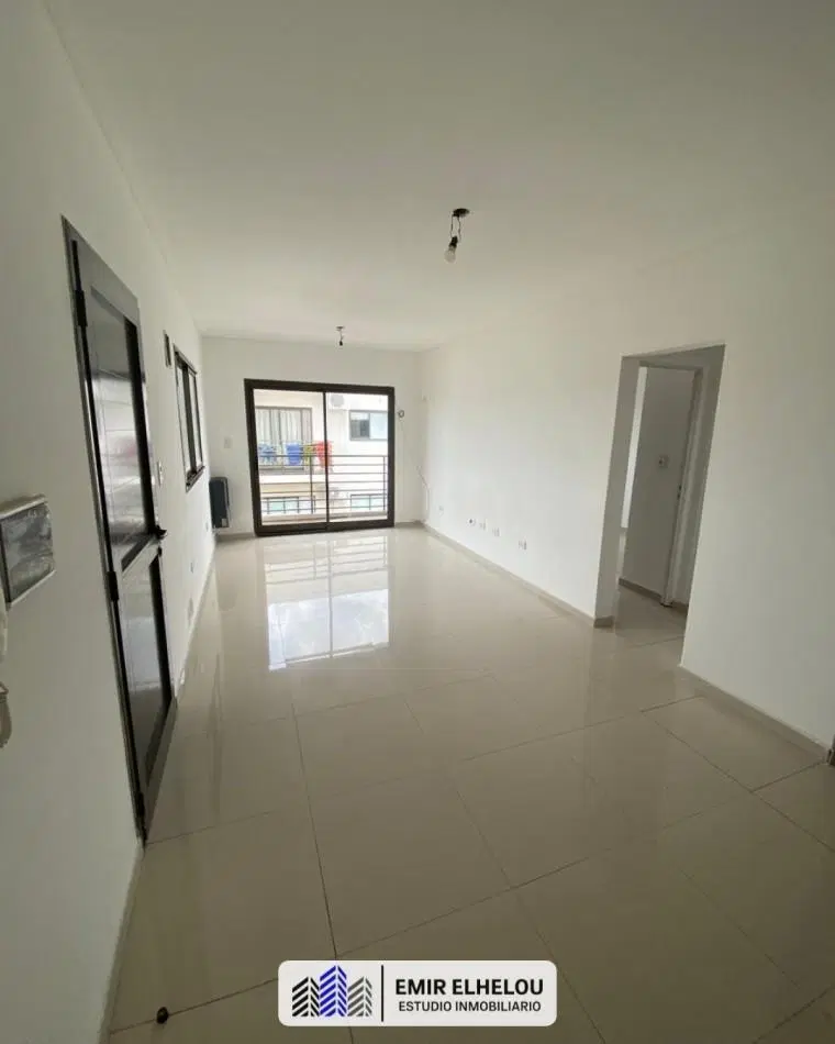 Departamento de un dormitorio con cochera en Juan B Justo 668 2