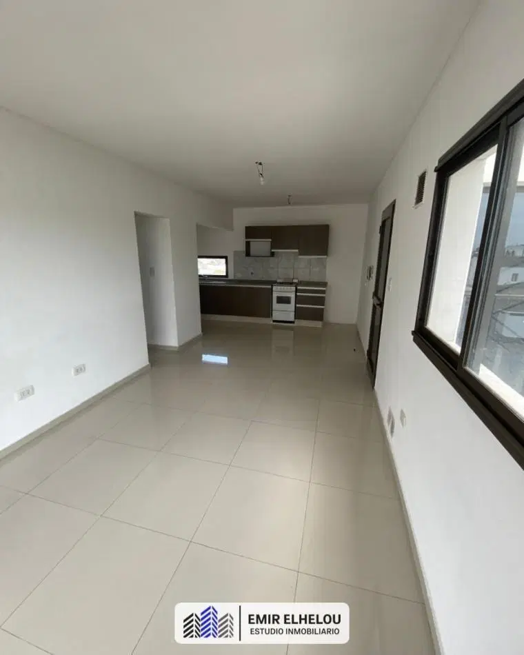 Departamento de un dormitorio con cochera en Juan B Justo 668 4