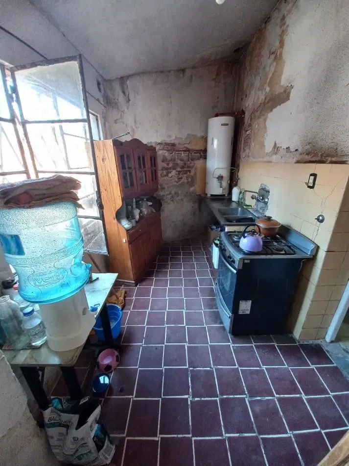 Casa a reciclar de dos dormitorios en Las Heras 146 4