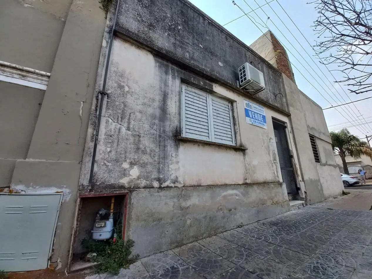 Casa a reciclar de dos dormitorios en Las Heras 146 5