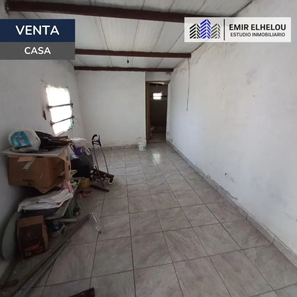 Casa de 2 dormitorios en gran lote en Villa Canto 2