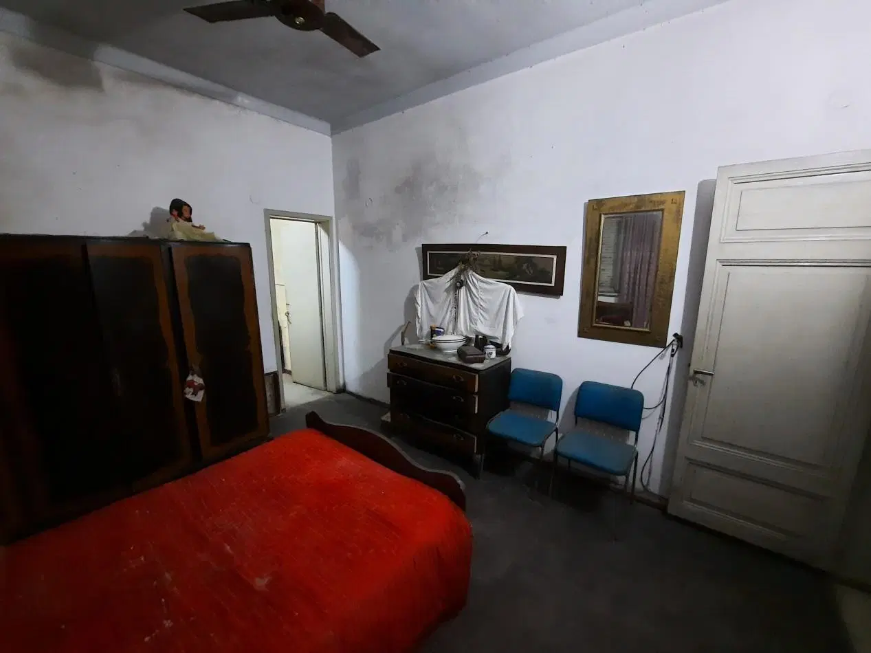 Casa de dos dormitorios a reciclar en Lavalle 80 5