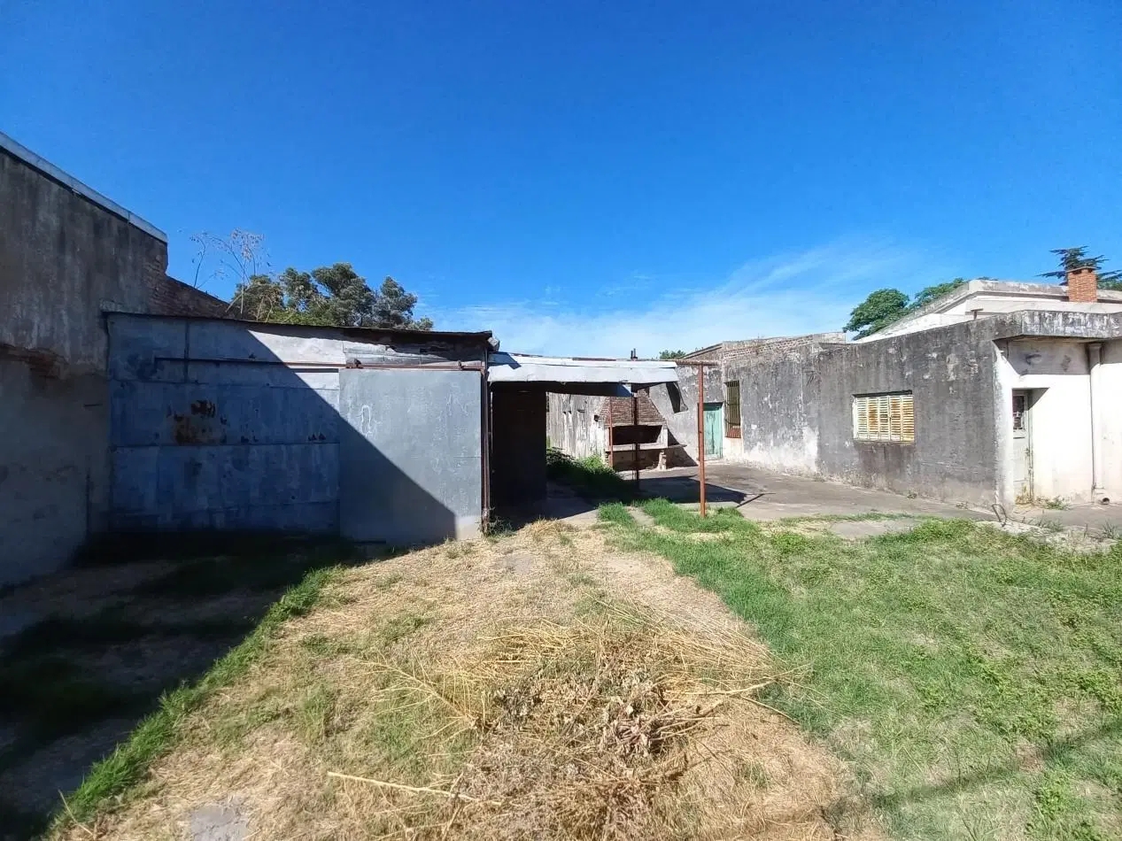 Oportunidad!!  Lote en Echeverria 424 2