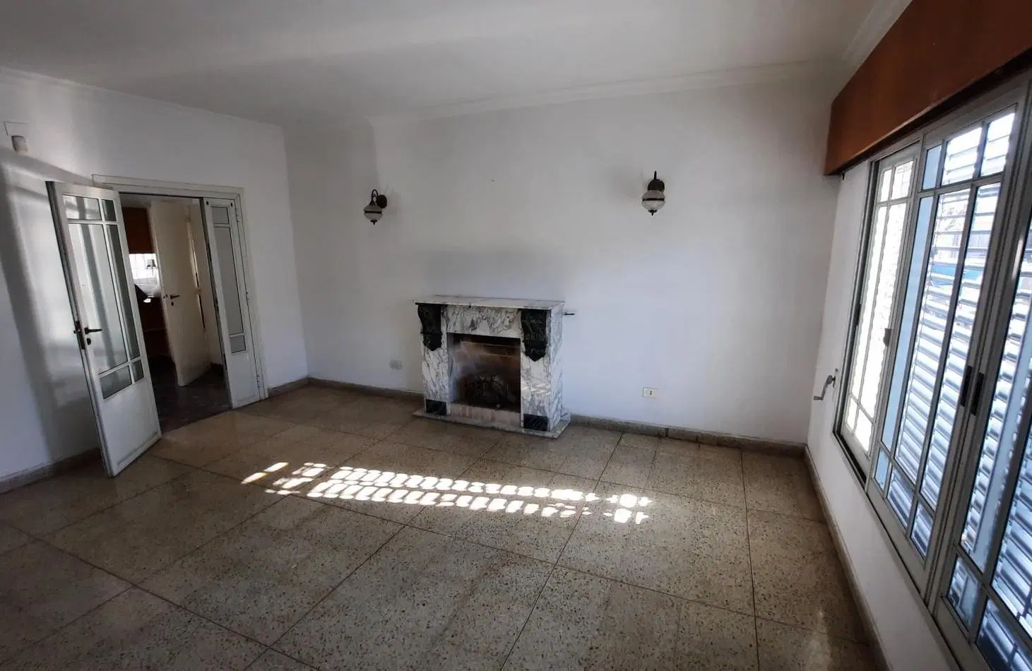 Casa de 4 dormitorios en Alvear 185 2