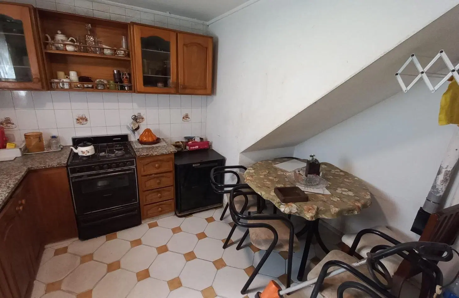 Casa de 3 dormitorios y dependencias en Arenales 215 2