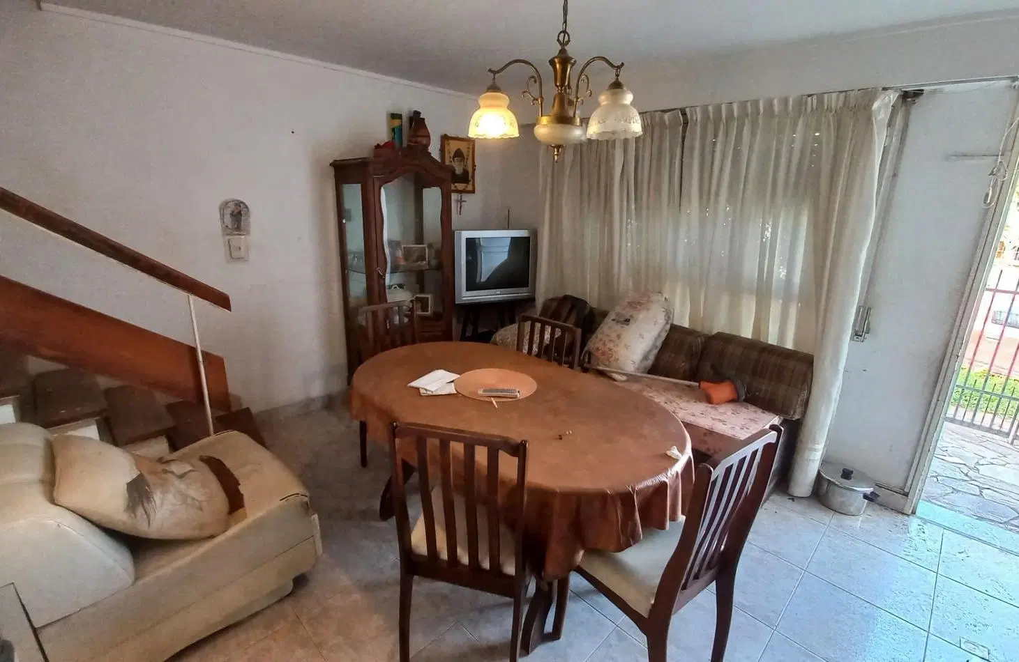 Casa de 3 dormitorios y dependencias en Arenales 215 5