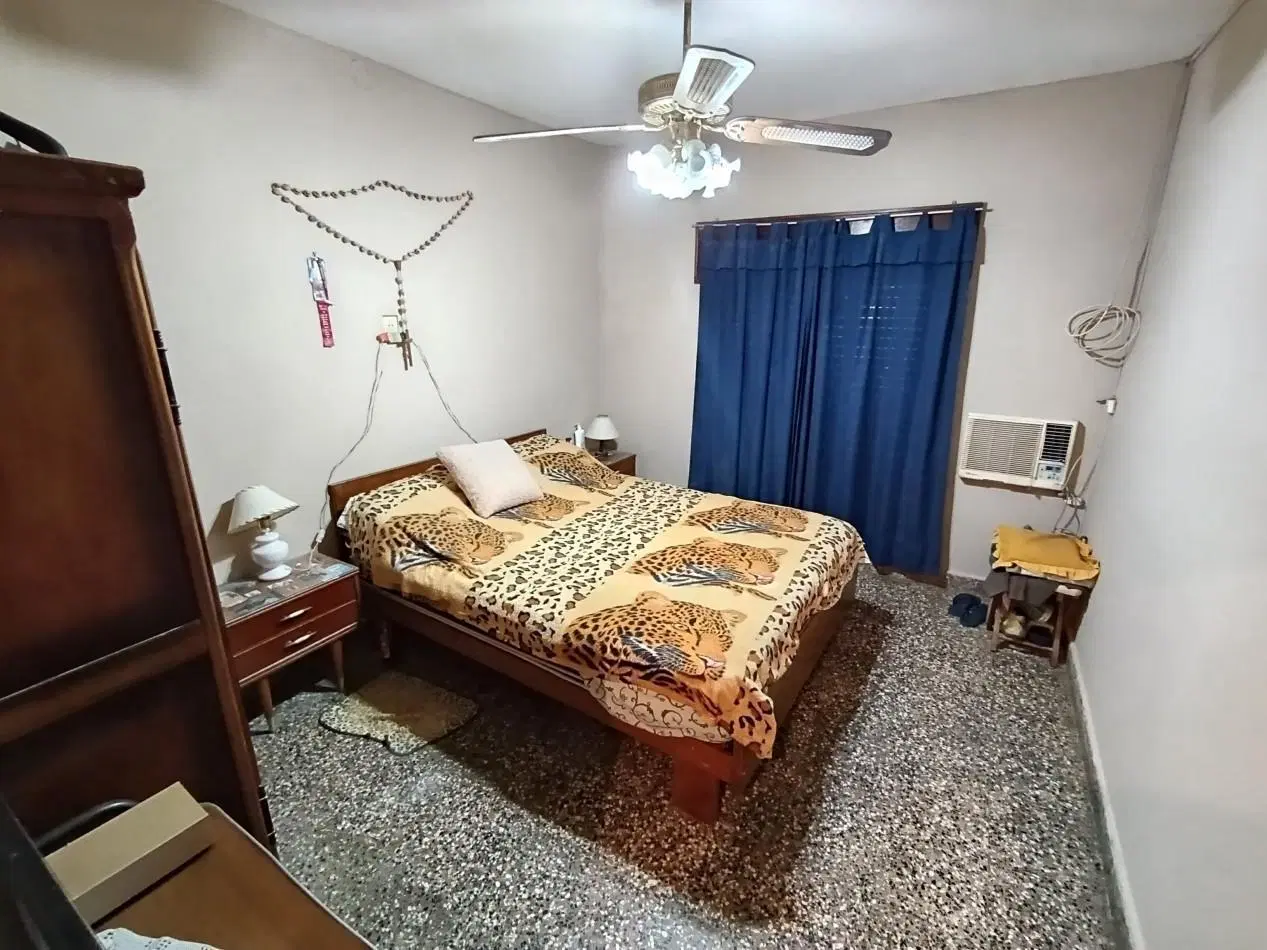 Casa de 3 dormitorios y cochera en B° Las Mellizas 2