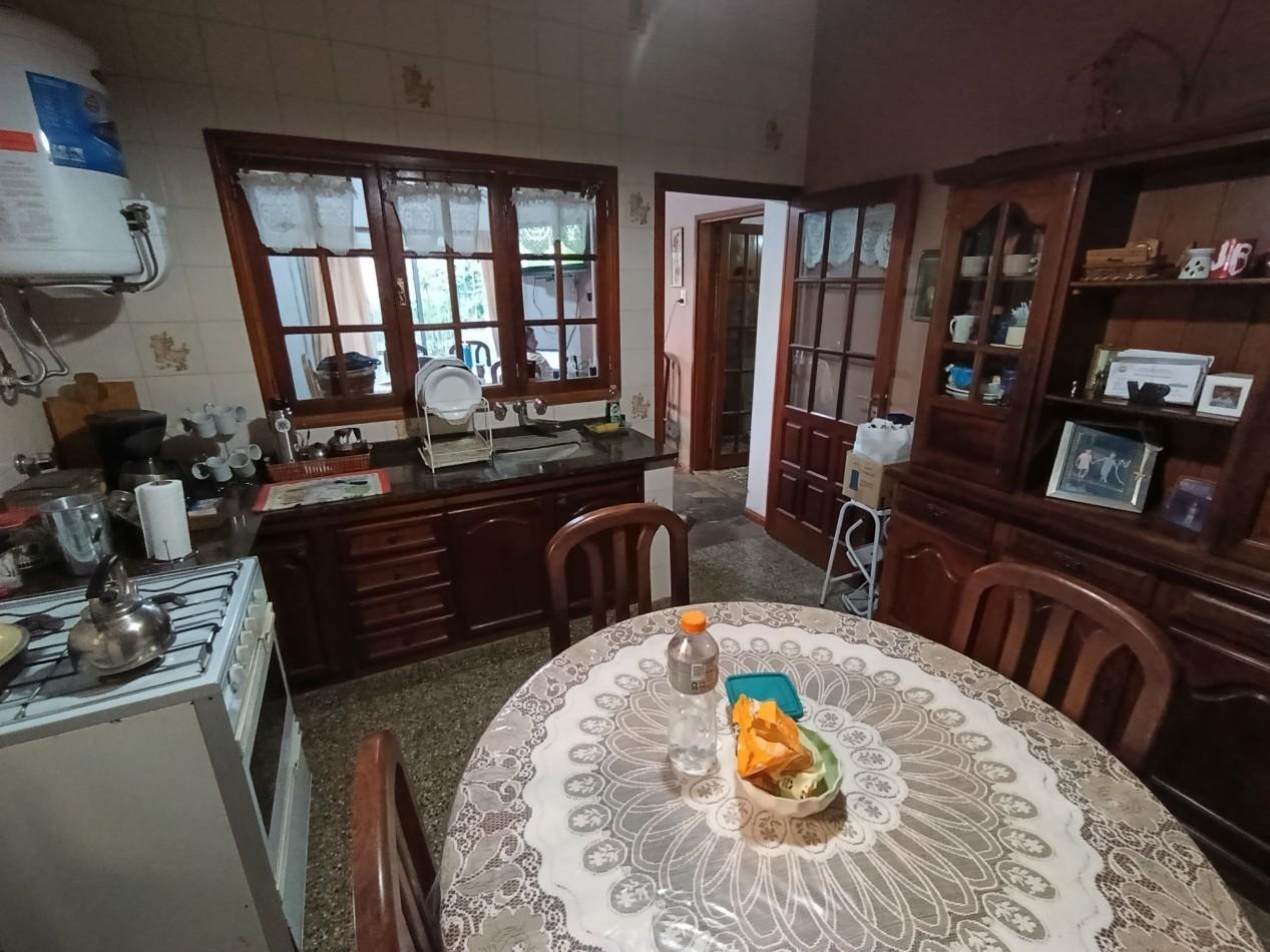 Foto de Casa de 3 dormitorios y dependencias en Moreno 216, imagen 2
