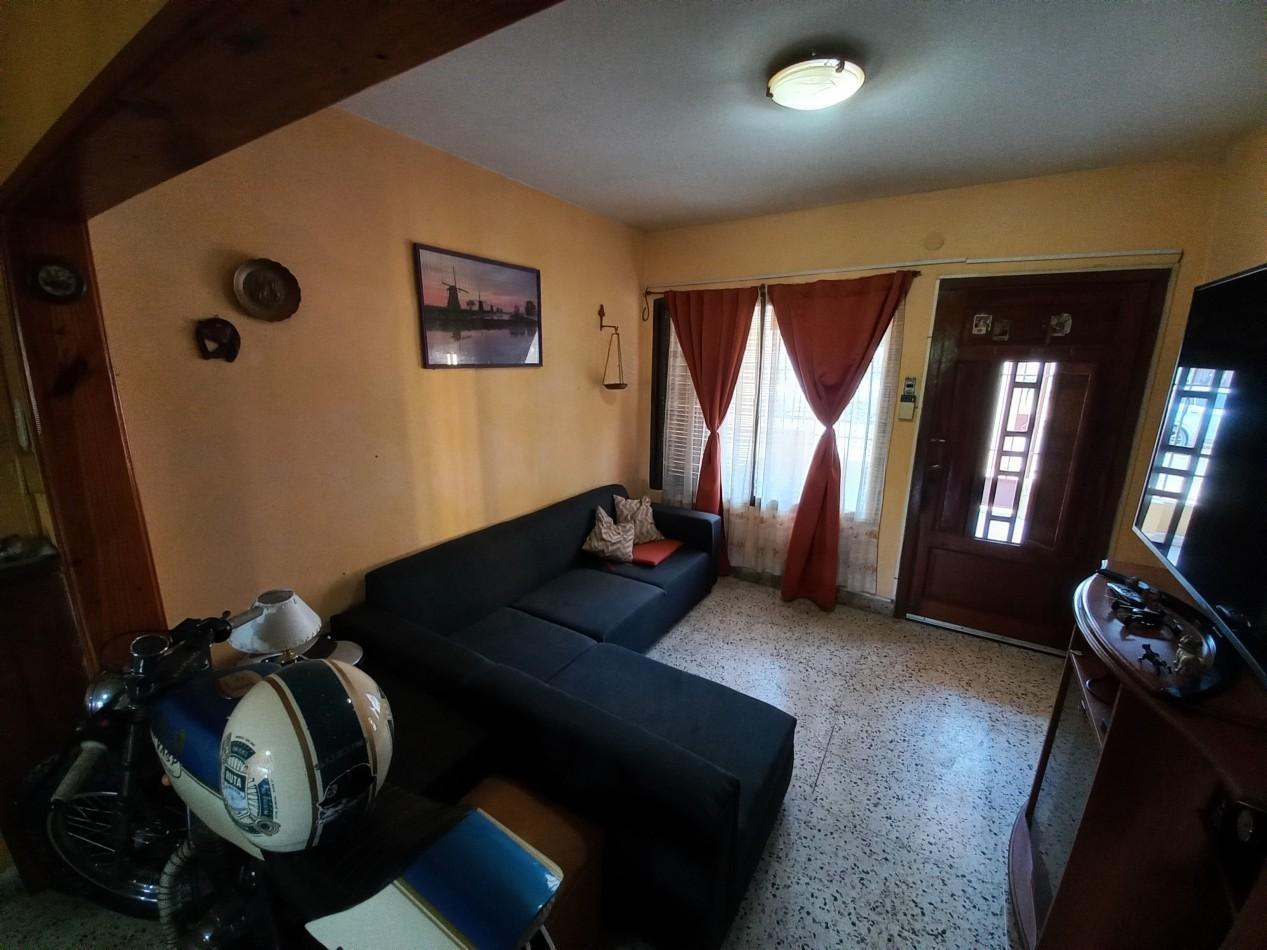 Foto de Casa de 2 dormitorios y cochera en B° Urquiza, imagen 5