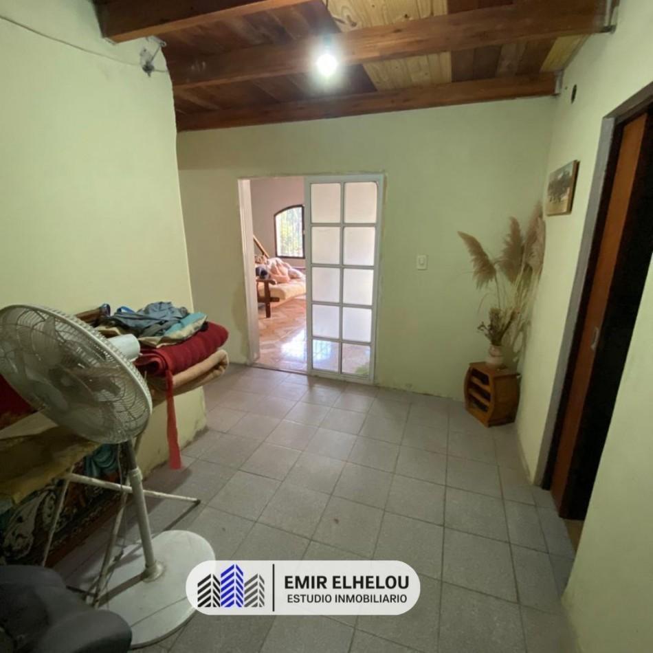 Foto de Casa de 2 dormitorios en amplio lote en B° Tripoli, imagen 3