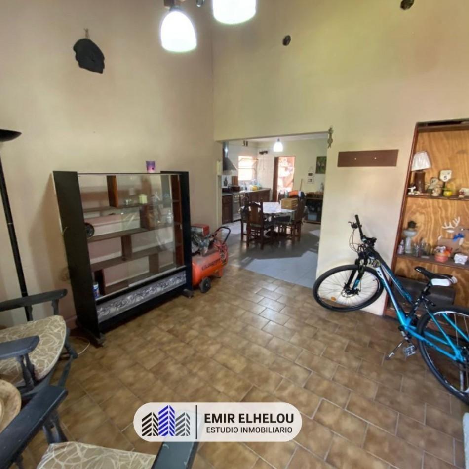Foto de Retasada!! Casa de 2 dormitorios en amplio lote en B° Tripoli, imagen 1