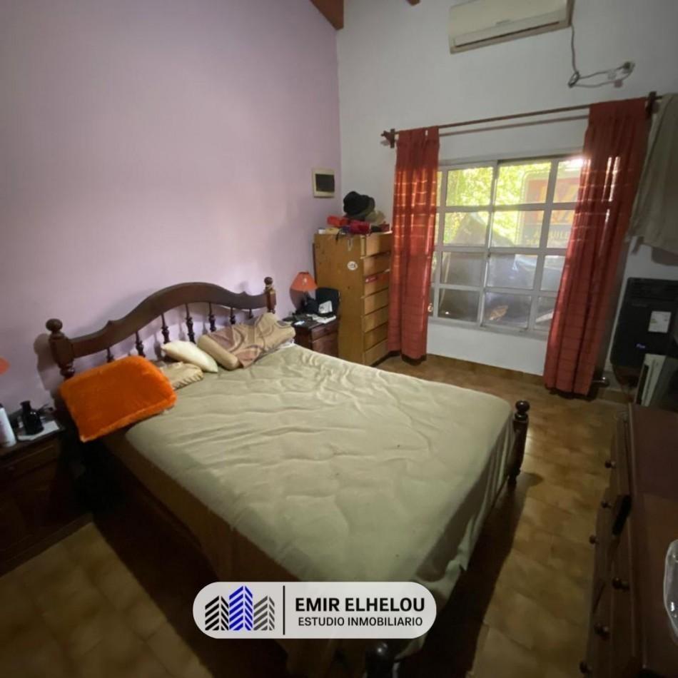 Foto de Retasada!! Casa de 2 dormitorios en amplio lote en B° Tripoli, imagen 2
