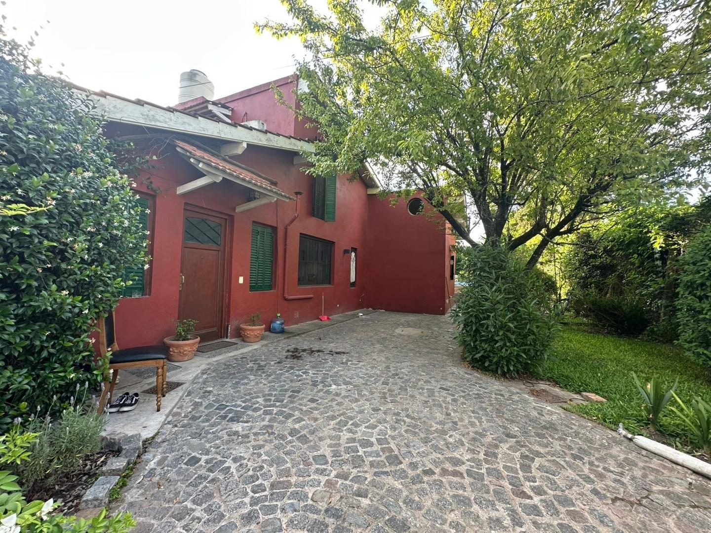 Foto de CASA 5 AMB EN VENTA EN PILAR, imagen 2