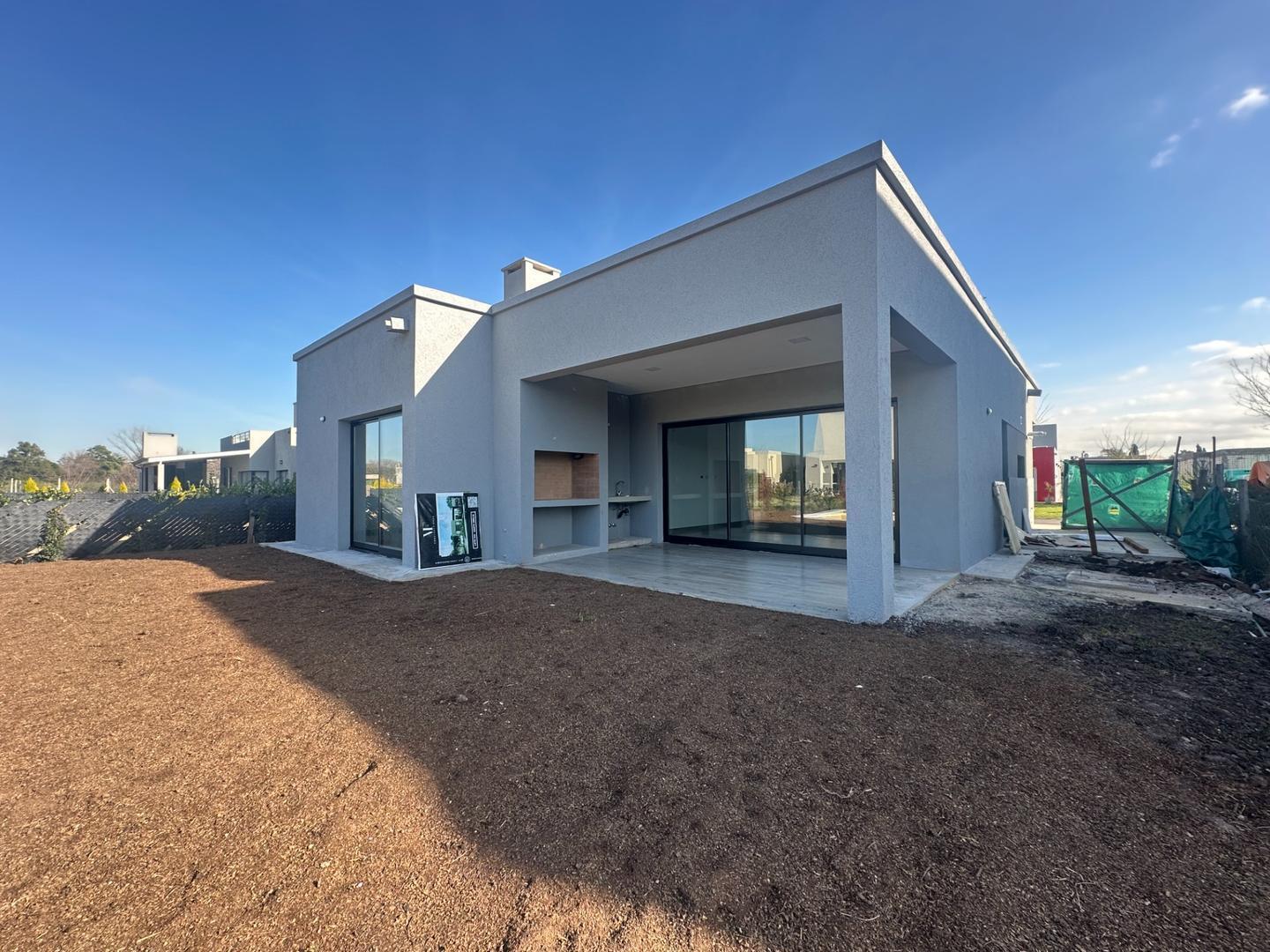 Foto de CASA EN VENTA 4 AMB SAN RAMON PILAR DEL ESTE, imagen 1