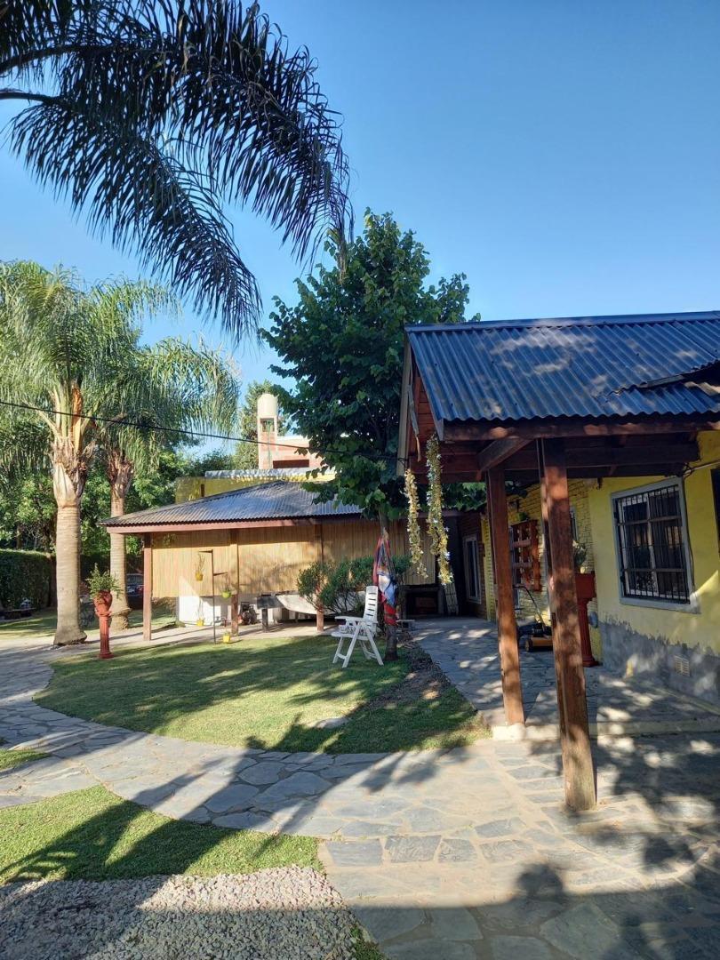 Foto de CASA CON JARDIN Y PILETA -DE VICENZO GRANDE-, imagen 2