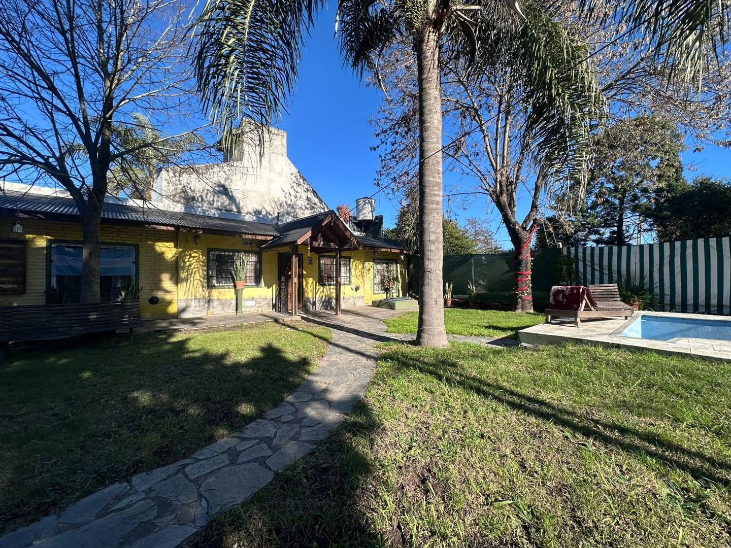 Foto de CASA CON JARDIN Y PILETA -DE VICENZO GRANDE-, imagen 1