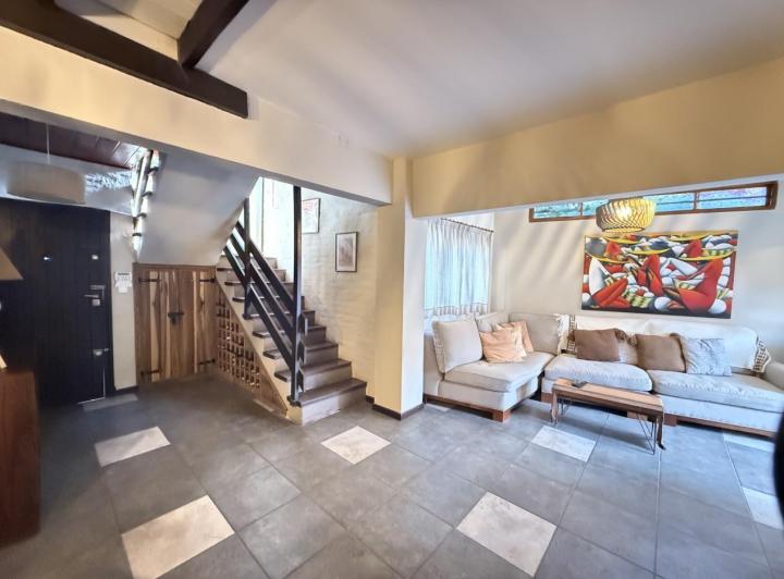 Casa en venta La Florida cinco ambientes 5