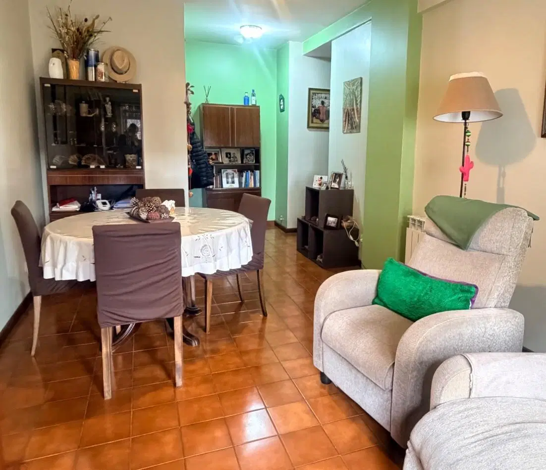 Departamento 4 ambientes a la calle 2