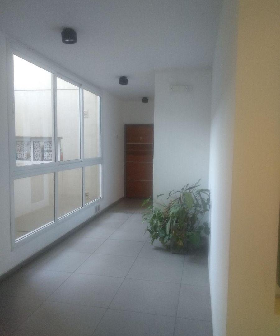 Foto de Monoambiente EN VENTA – 50 m² – Amoblado – Con renta – Edificio con, imagen 2