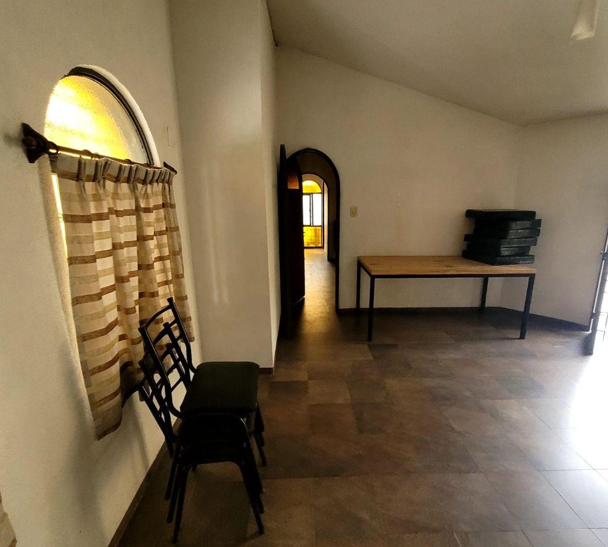 Foto de Casa Alquiler, 4 dormitorios 2000 m² Coquimbito-Maipú, imagen 2
