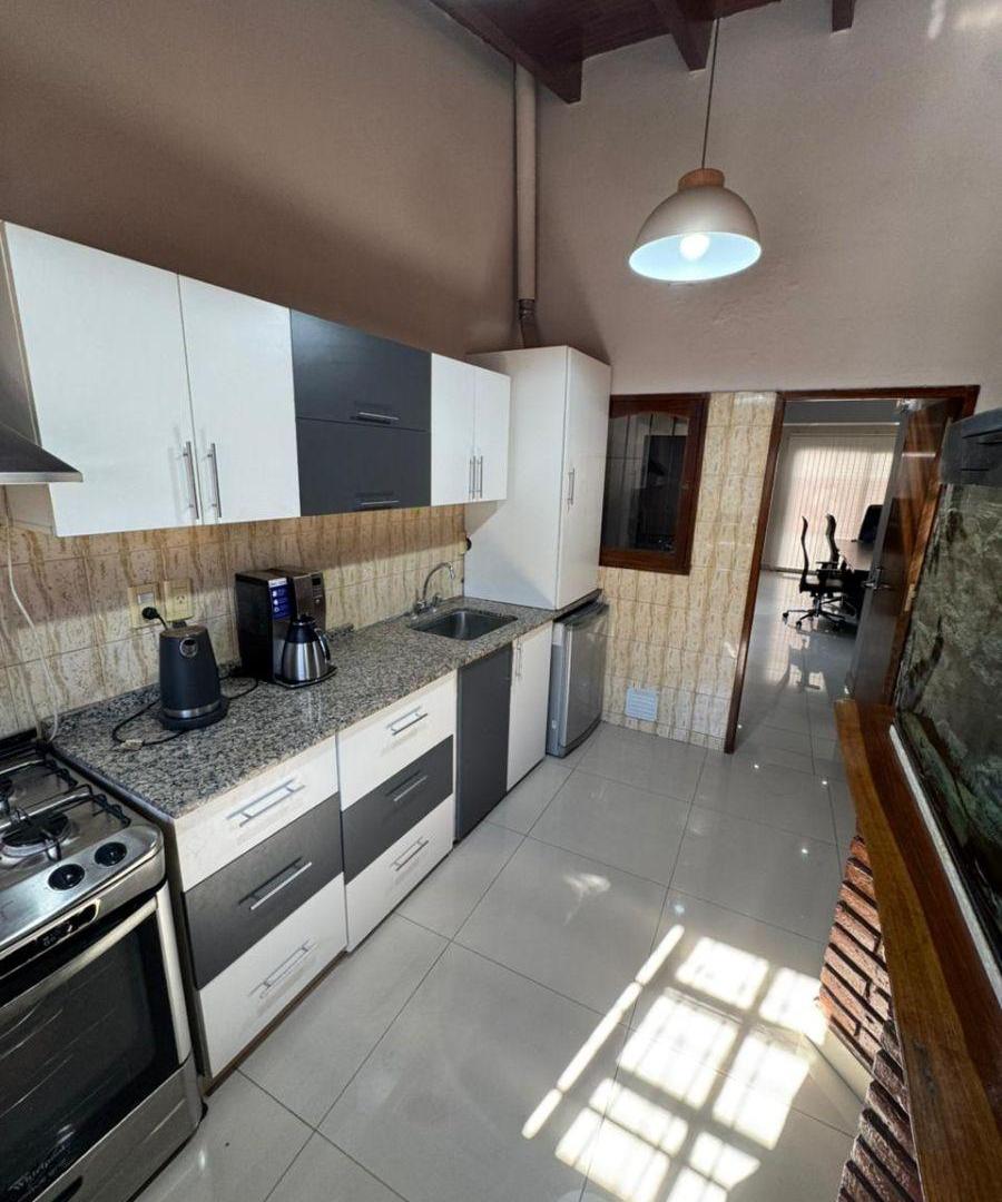 Foto de CASA ESQUINA EN VENTA – BARRIO ANTÁRTIDA, LUZURIAGA, imagen 3