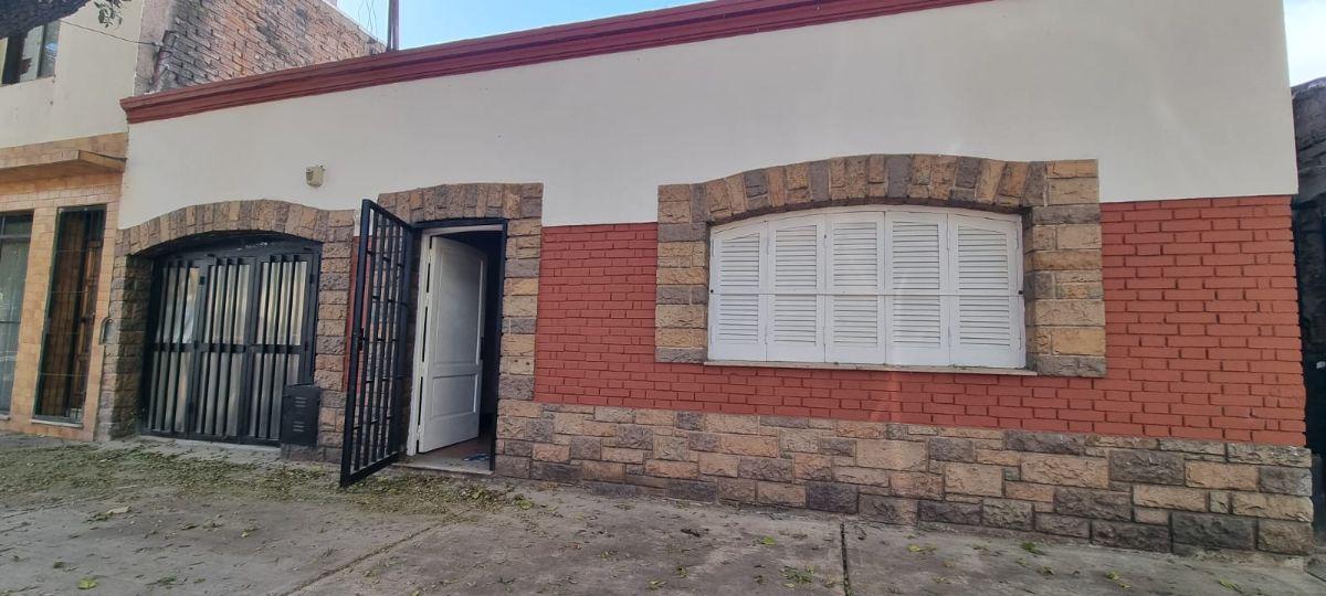 Foto de CASA EN VENTA, 2 DORMITORIOS, CUARTA SECCIÓN - CIUDAD DE MENDOZA, imagen 4