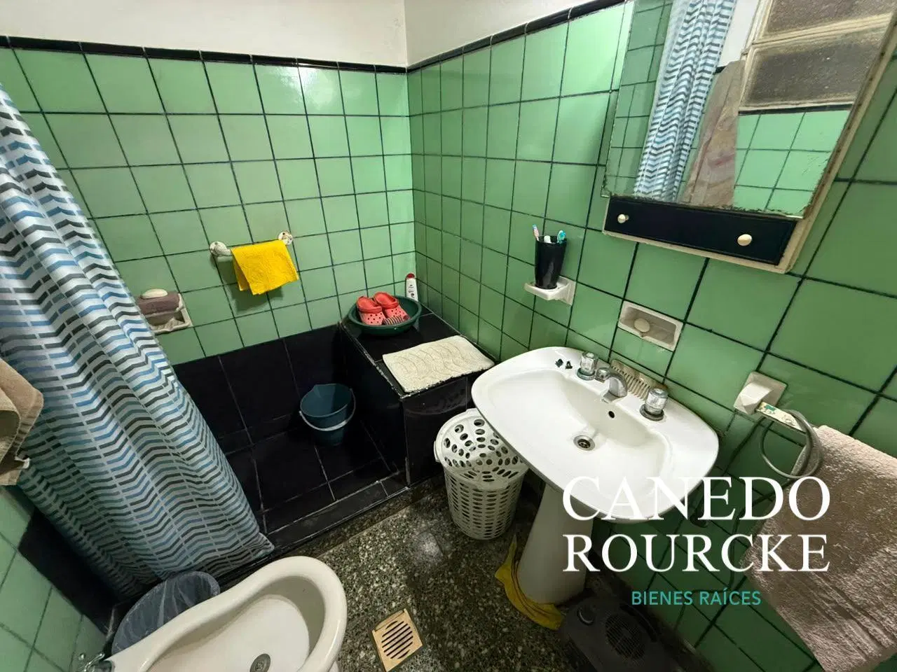 Casa en amplio lote Monte Grande 8