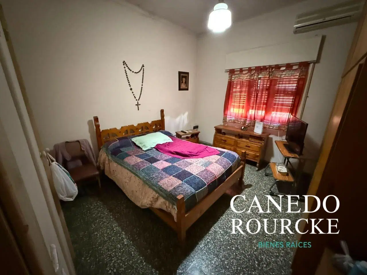 Casa en amplio lote Monte Grande 1