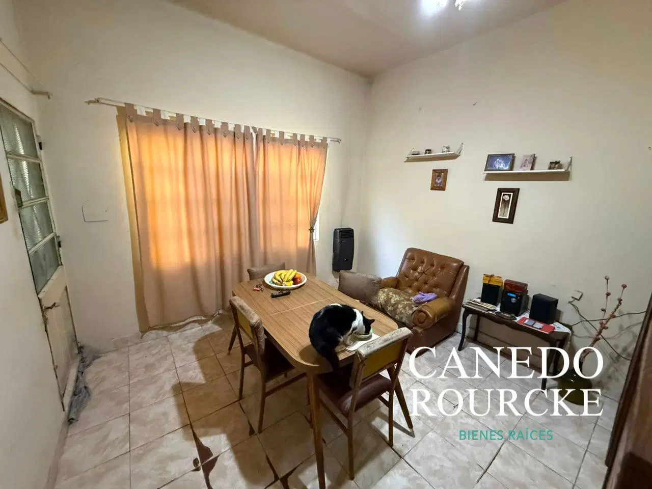 Casa en amplio lote Monte Grande 3