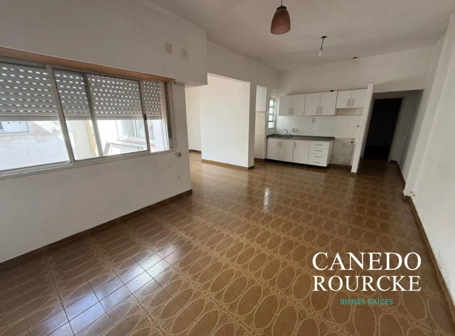Departamento dos ambientes en ALQUILER - Santamarina y Pellegrini 1