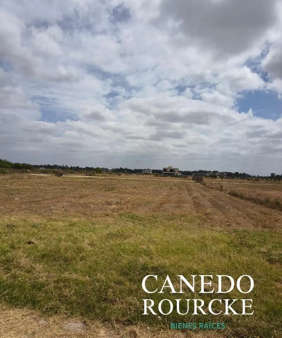 ¡LOTE FINANCIADO EN VENTA – ST. THOMAS CHICO! 2