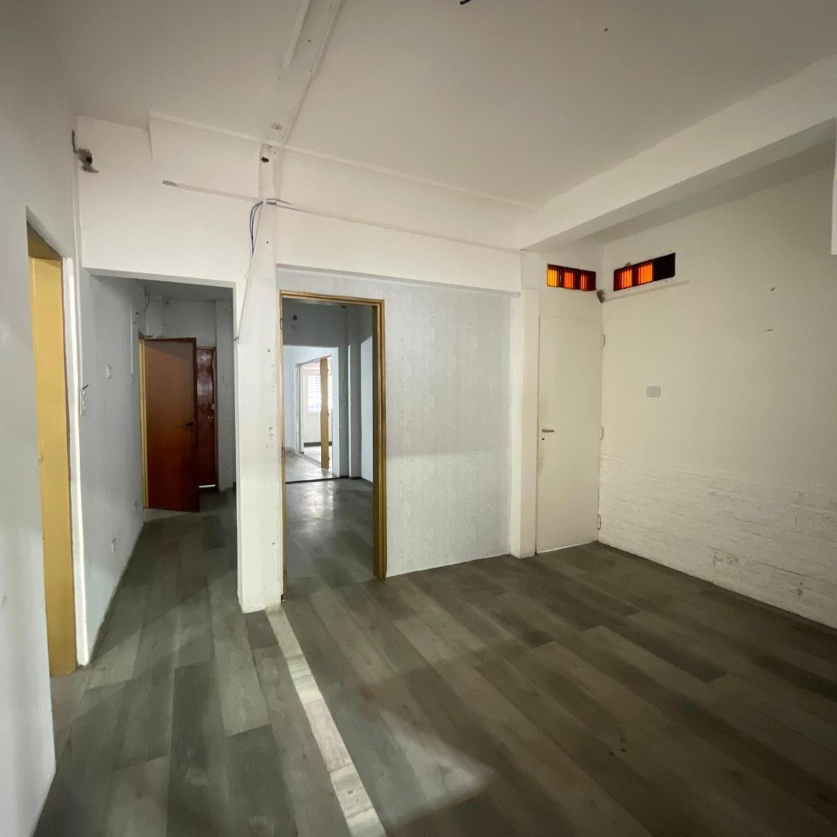 Propiedad Ideal Para Oficinas Profesionales - Comerciales 5