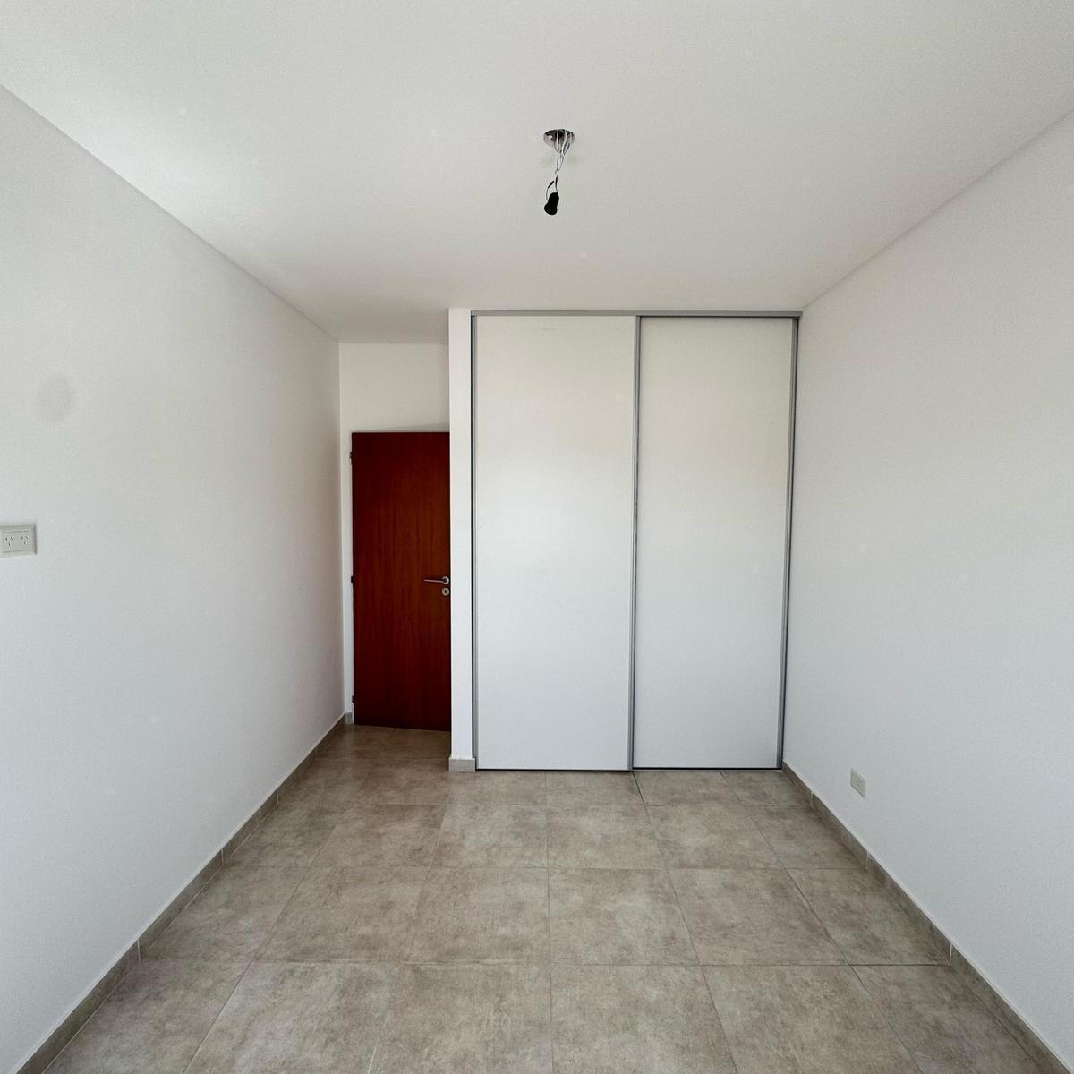 Foto de Departamento a Estrenar con cochera, imagen 2