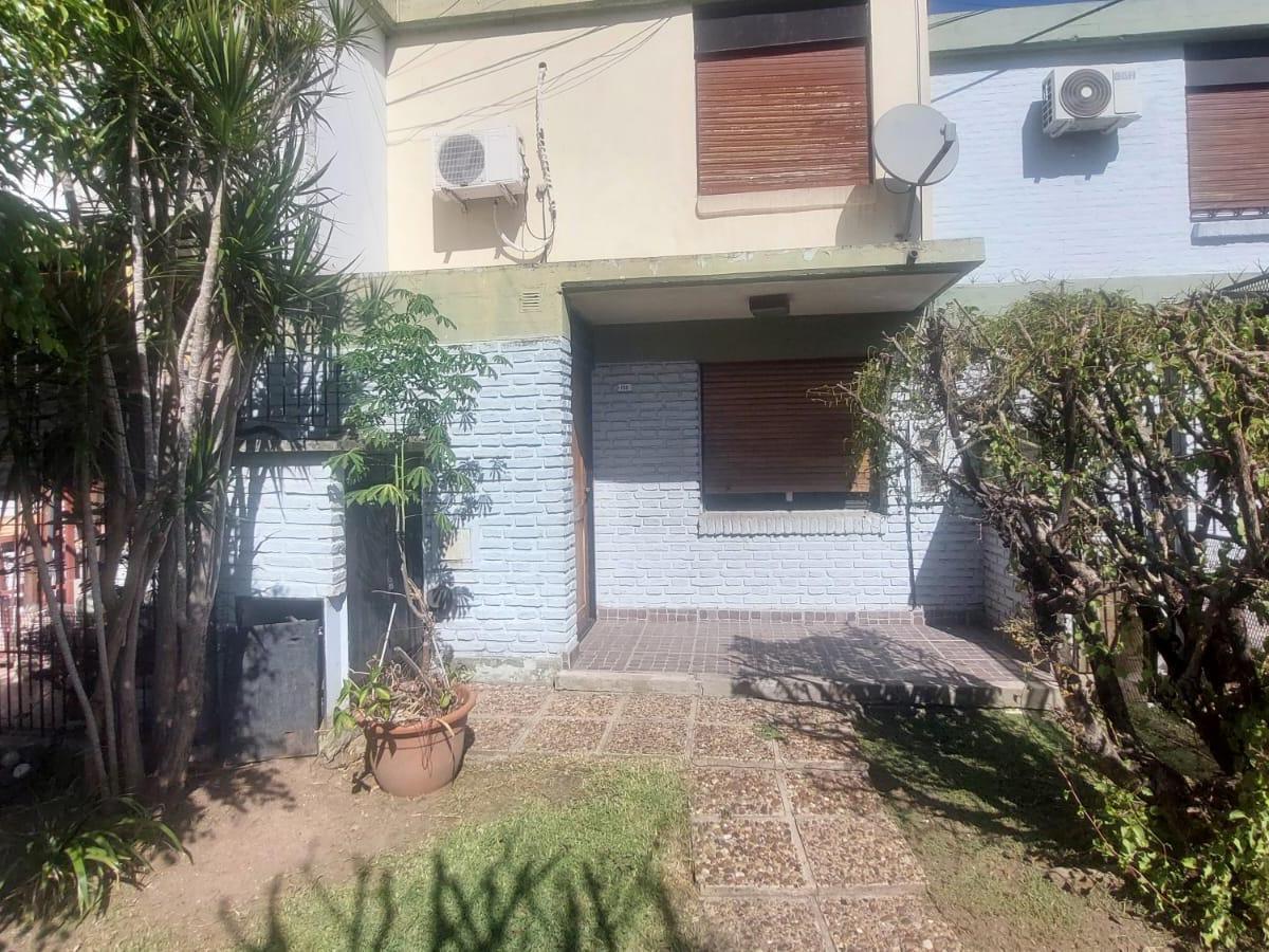 PH en Urbanizacion Privada Barrio Luz y Fuerza 4