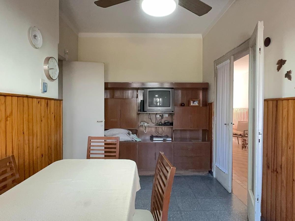 Foto de Chalet de 6 ambientes en venta en Haedo, imagen 4
