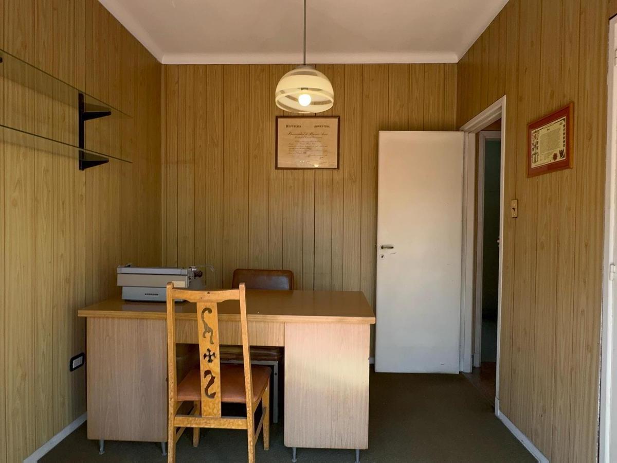 Foto de Chalet de 6 ambientes en venta en Haedo, imagen 3