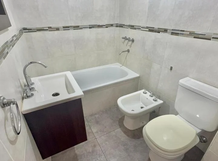 Departamento de 2 ambientes en alquiler en Moron 5